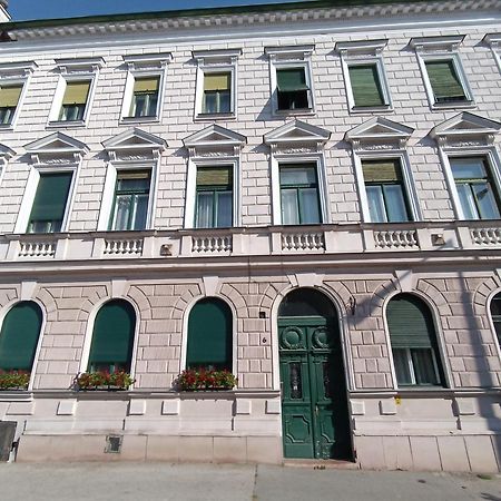 Residence Oasis Győr Kültér fotó